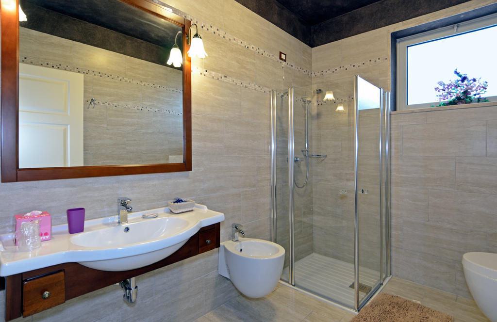 La Chandelle Massarosa Room photo